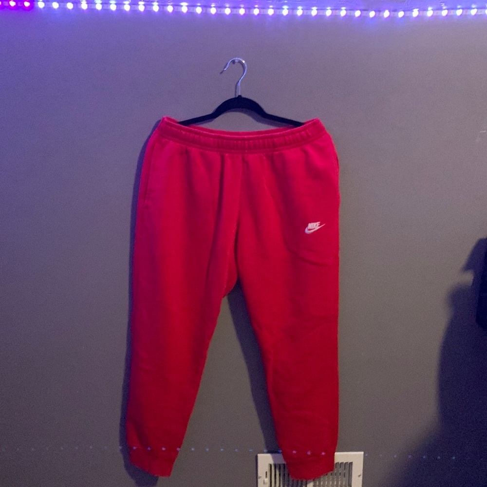 Nike joggers in red Large for Men